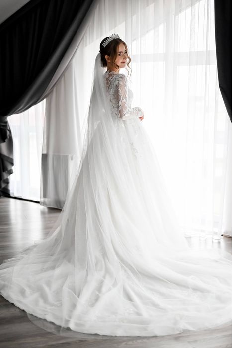 Весільна сукня в розмірі xs