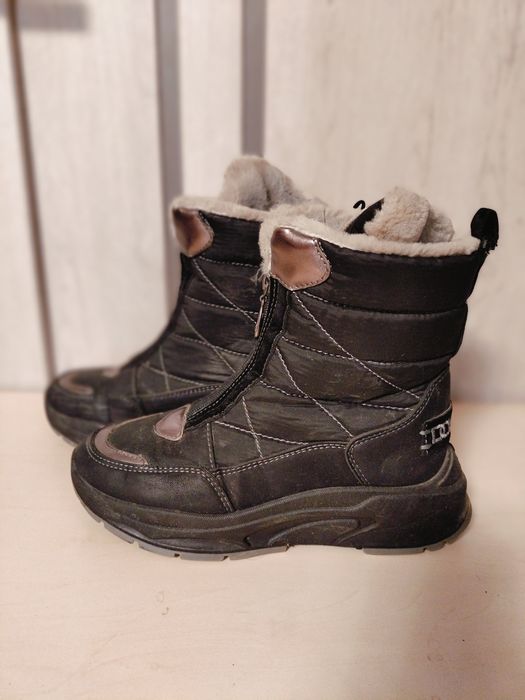 Зимові чоботи жіночі