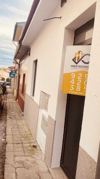 Moradia T1+1 Mezanino totalmente renovada  – Rio Tinto