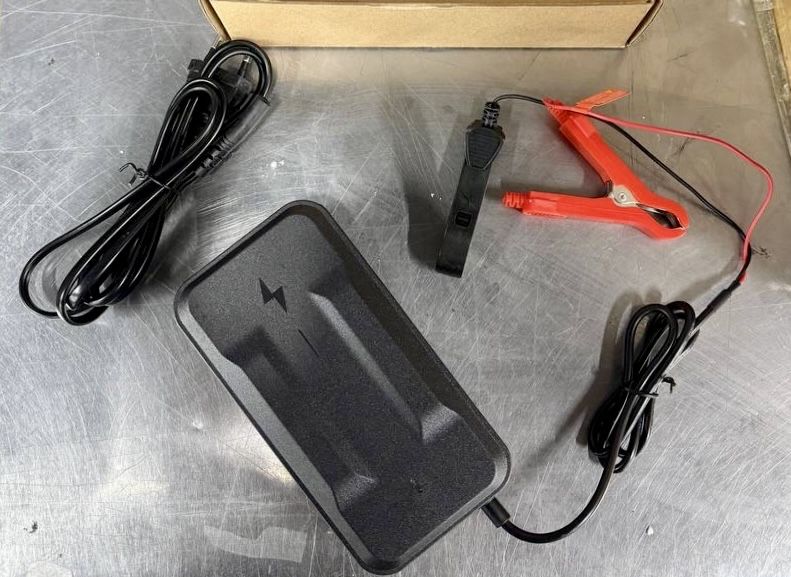 Зарядний пристрій для акумулятора LiFePo4 14,6V зарядка