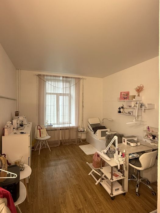 Здається кабінет у центрі міста!