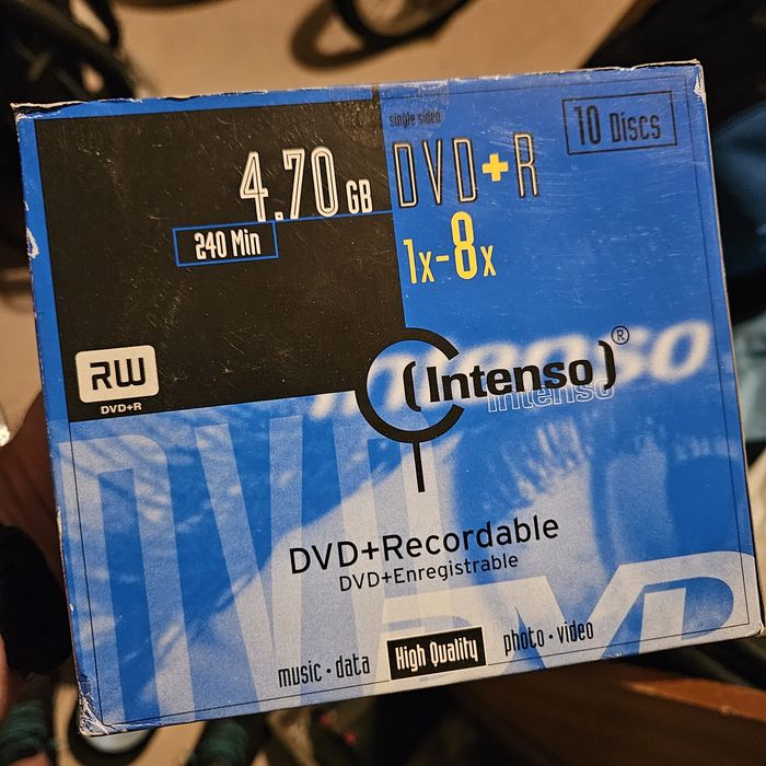 Caixas seladas de DVDs R/RW