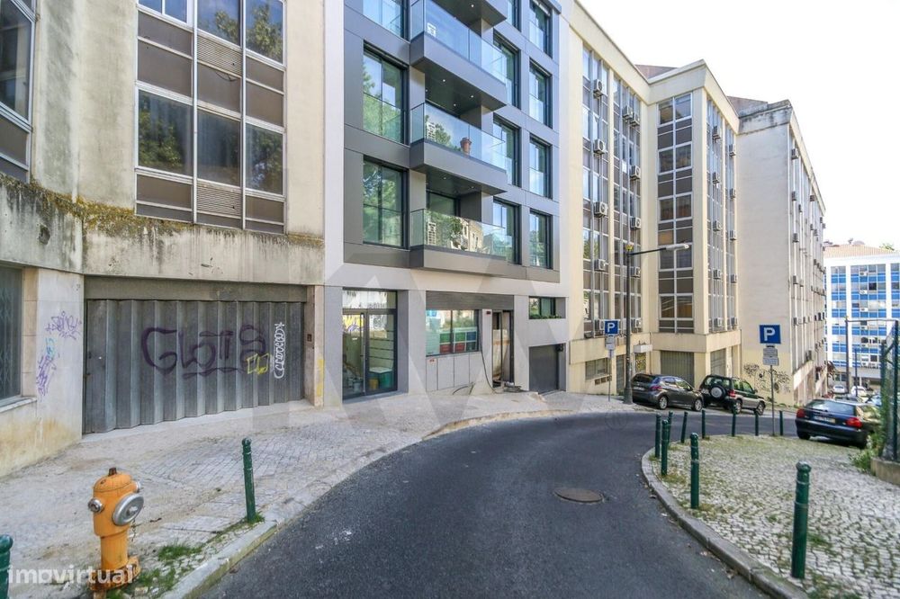 T1 Duplex para Arrendamento em Lisboa | Terraço, Jardim e Estacionamen