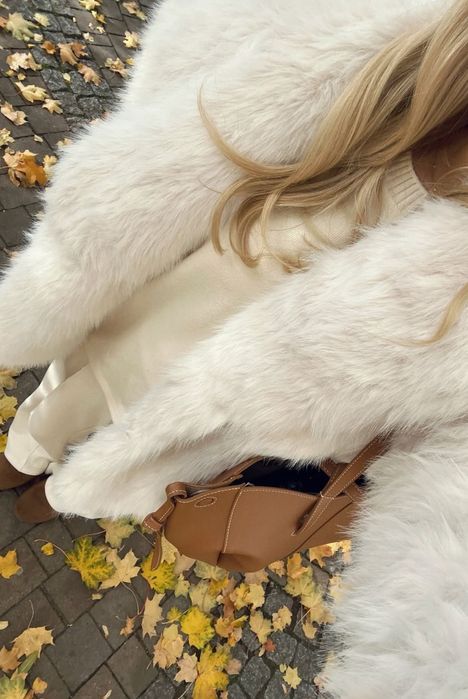 Шубка Stradivarius