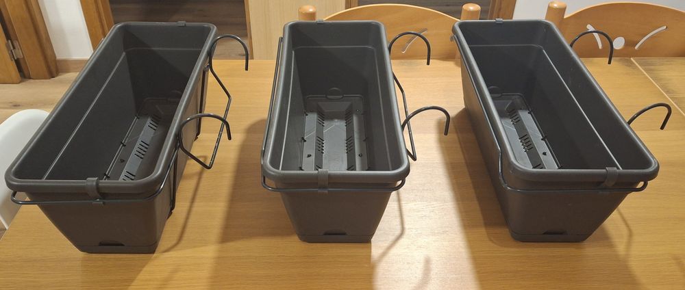 Vasos Pretos de Plástico