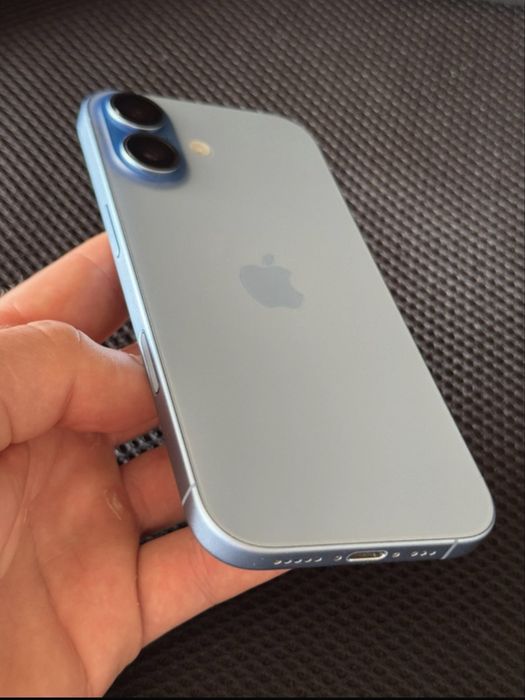 iPhone 17 azul (Mist Blue), de 256 GB.