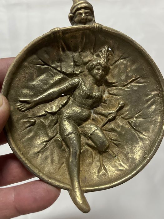 Cinzeiro bronze raro