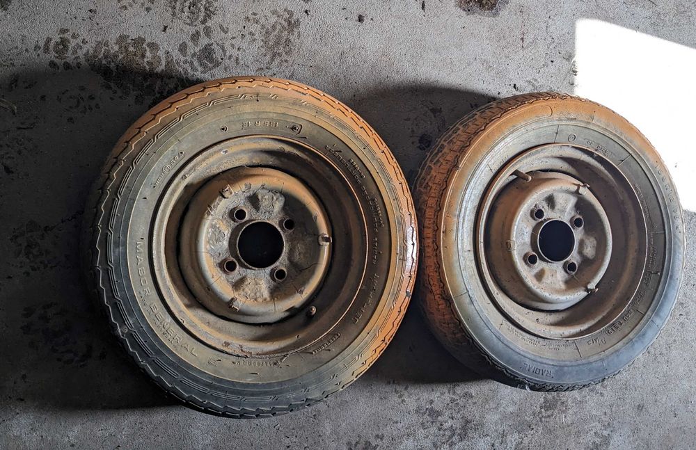 Datsun 1200 - Vário Material