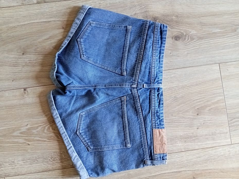 H&M  -  spodenki