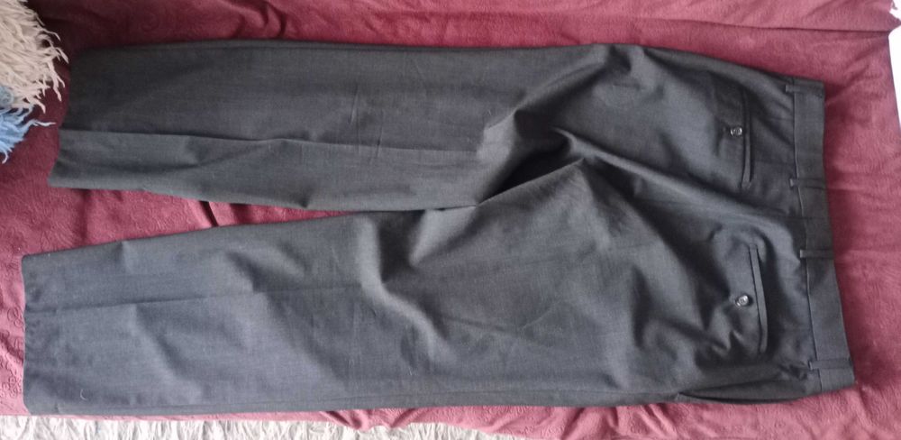 Sprzedam spodnie Hugo Boss wełna