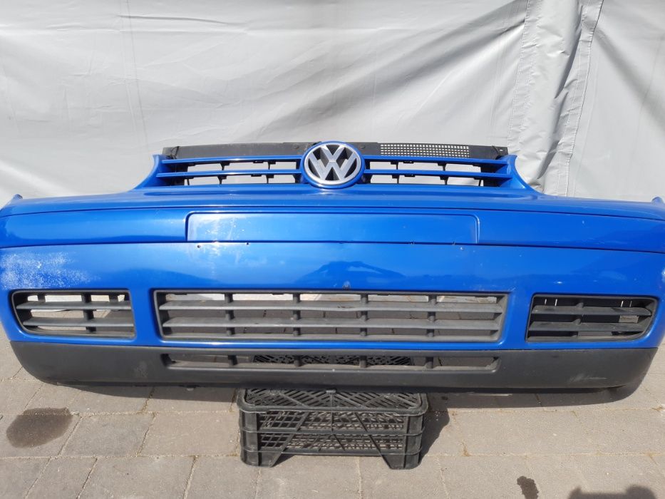Zderzak przedni Volkswagen Golf 4 kolor niebieski