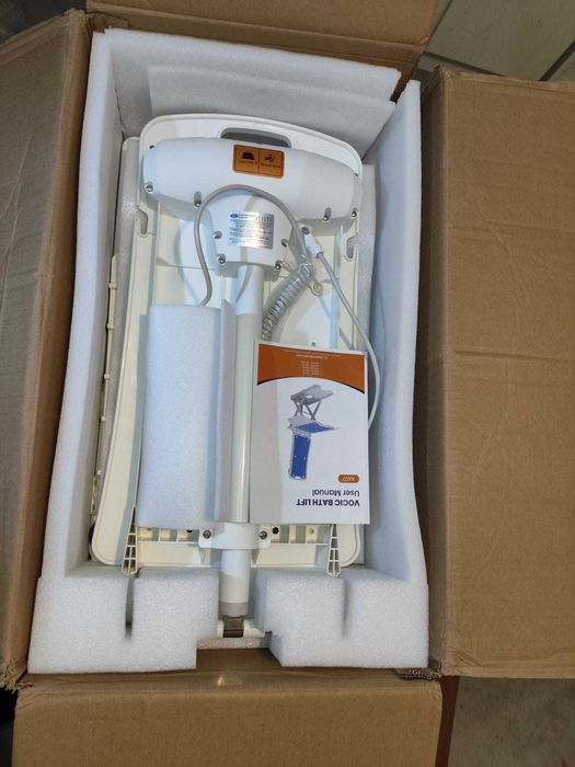 cadeira de apoio ao banho para pessoas com problemas de mobilidade