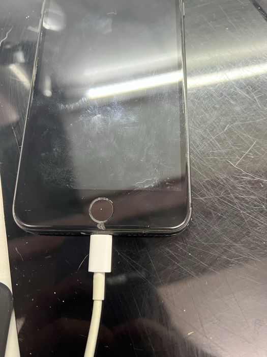 Iphone 8 plus- 64 GB- Desbloqueado