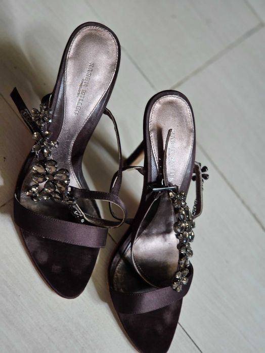 Sandały Karen Millen r. 37 – satynowe z ozdobnymi kryształkami, eleganckie