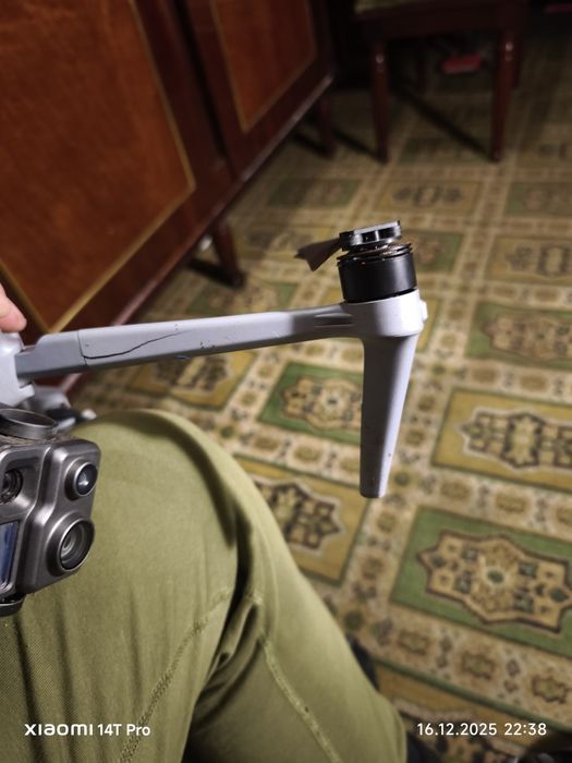 Продам розбитий  Autel EVO MAX 4T.  +1 АКБ