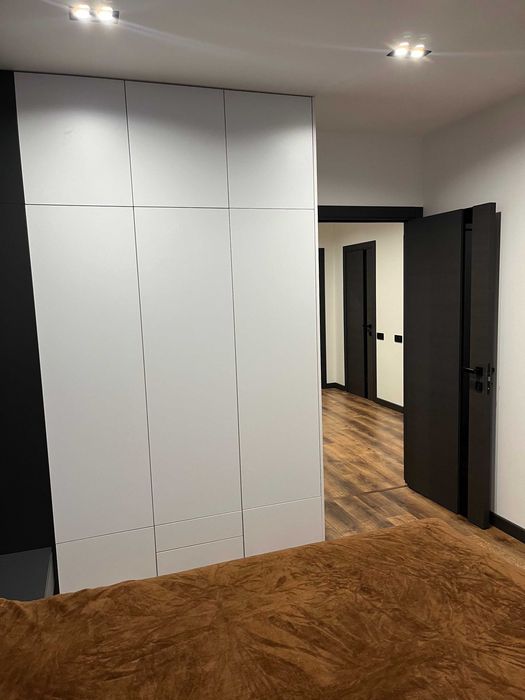 Продає 3-х кім квартири в заселеній новобудові Дублями