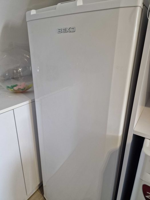 Uszkodzona zamrażarka Beko