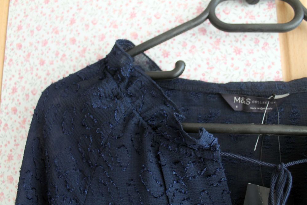 nowa z metką granatowa elegancka bluzka wiązana w delikatne wzory