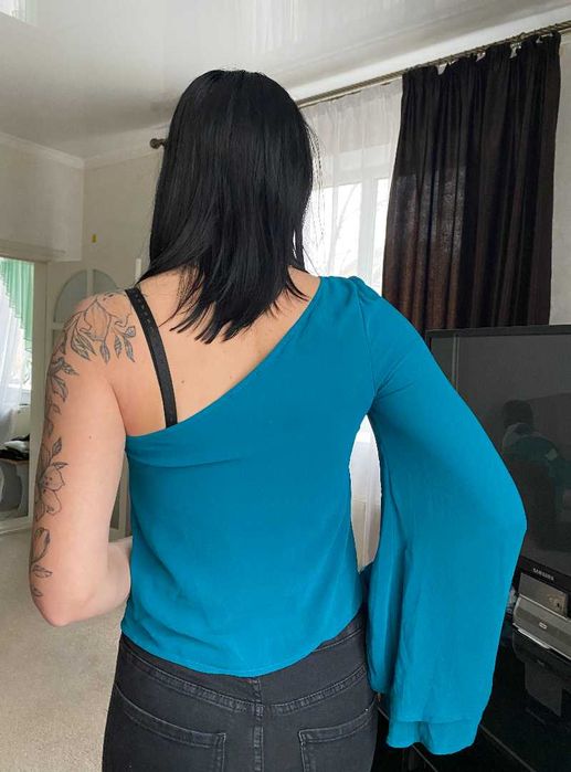 Блуза на одне плече Warehouse