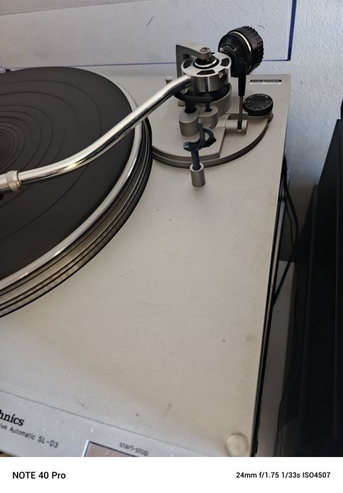 Technics gramofon.