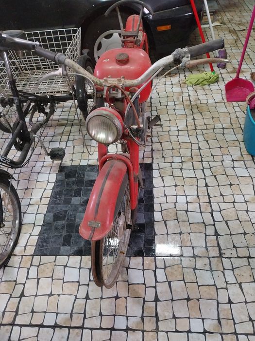 Famel satélite antiga