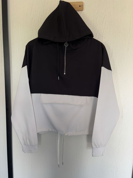 Czarno/biala bluza z kapturem szturmowka primark uniwersalna