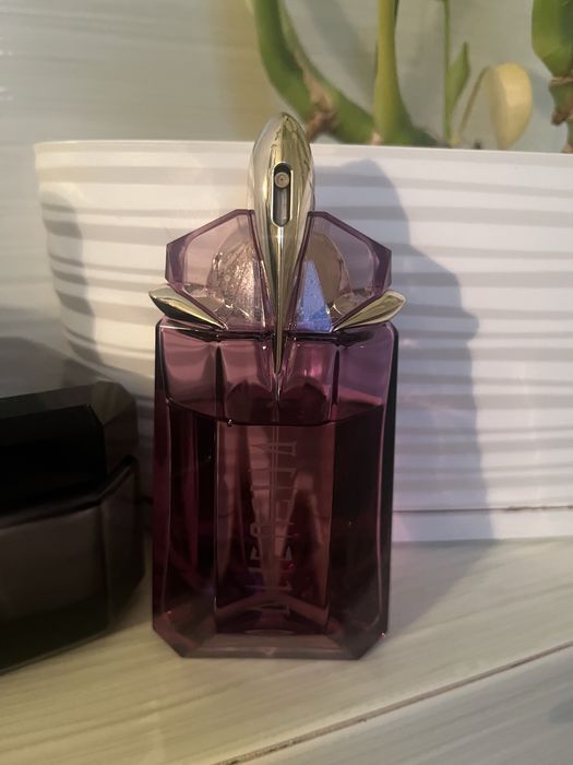 Zdraw Alien  Mugler