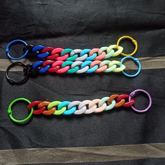 Цепочки  для кроксів брелочки  пухнастики дитячі crocs jibbitz