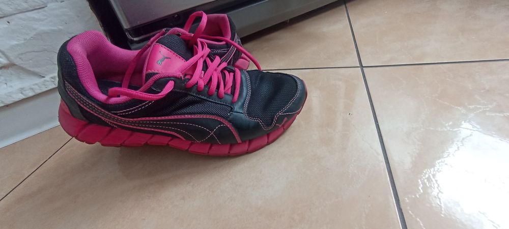 Sprzedam buty sportowe damskie Puma