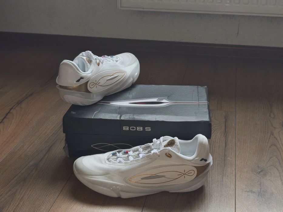 Li ning wow 808 5 ultra