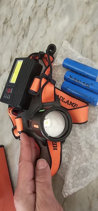 Lanterna de cabeça com 3 baterias