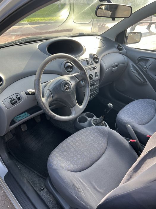 Toyota Yaris 1.0 a gasolina