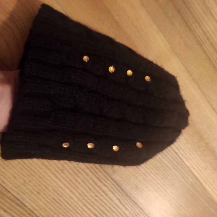 Czapka z koralikami