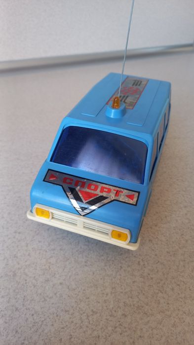 Продам радіокеровану іграшку