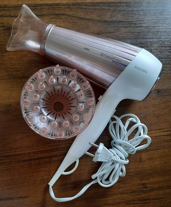 Фен Philips MoistureProtect HP8281/00