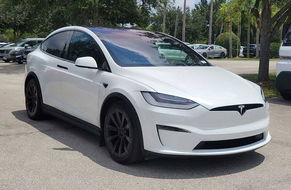 Tesla Model X      2022