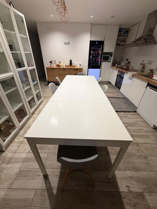 Mesa de jantar extensível branca