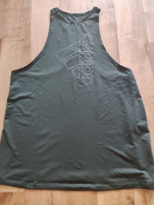 Майка adidas, міжнародний розмір S. Оригінальна. В новому стані!