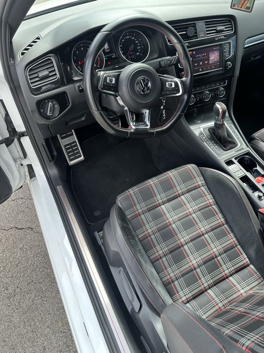 VW Golf 7 GTI Performance