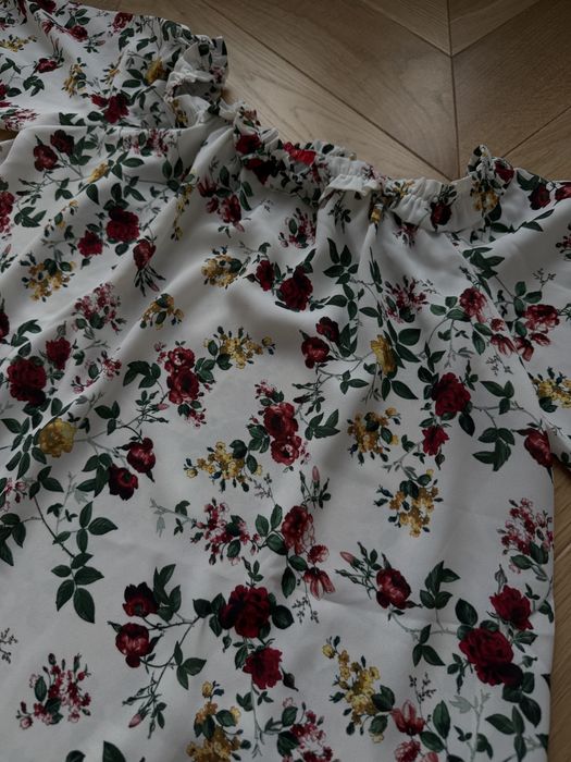 Nr. 93 | Guess hiszpanka M/L bluzka z odkrytymi ramionami