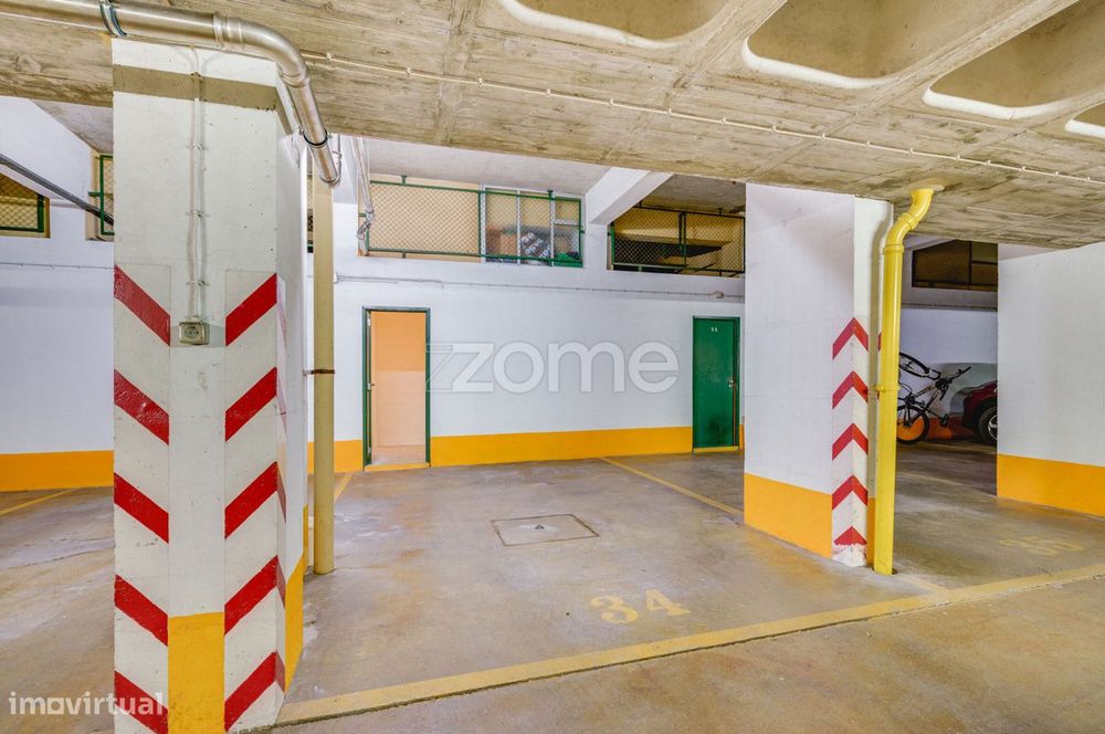 Apartamento T2 com Garagem para Arrendamento - Metro do Campo Grande