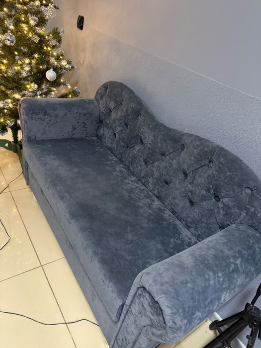Стильний диван у каретній стяжці (велюр) — ідеальний стан!