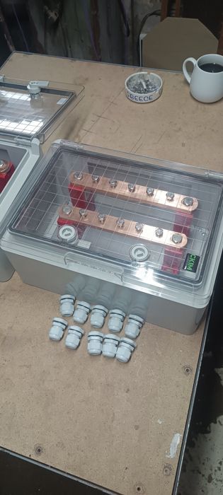 Щит силовий для об'єднання акумуляторів