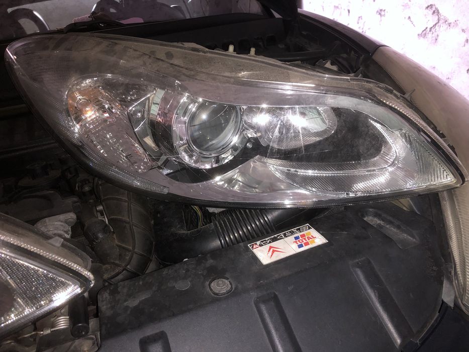 Vendo opticas lado direito volvo c30 2010