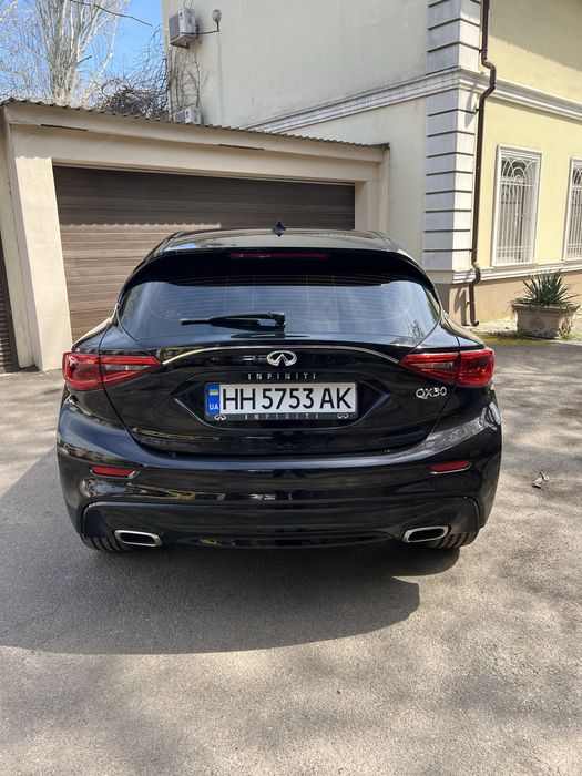 Продам Infiniti QX30
