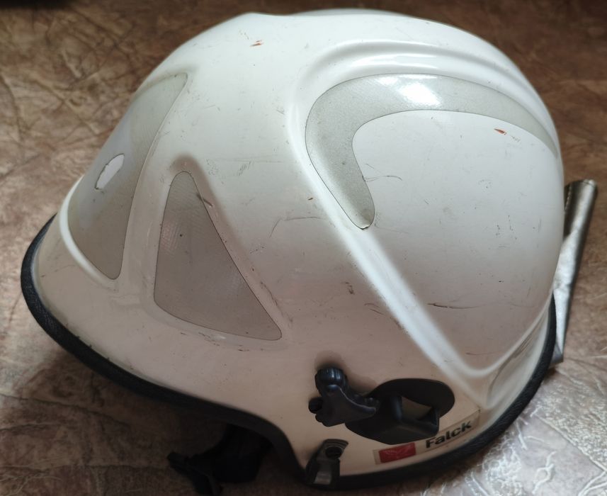 Каска пожарного Рacific helmets f7