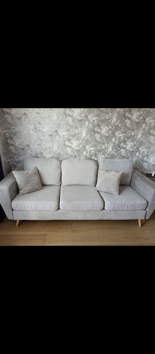 Sofa  z funkcją spania. Zakupiona rok temu .