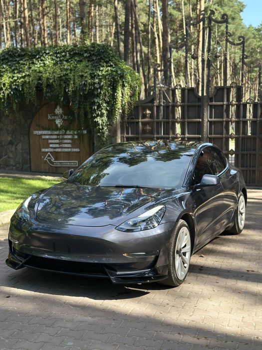 Tesla Model 3 long range
