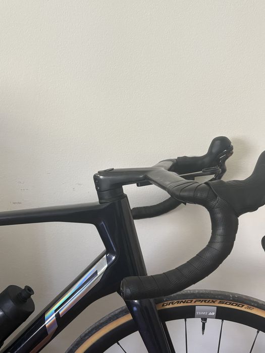 Guiador Integrado Carbono - 44 cm