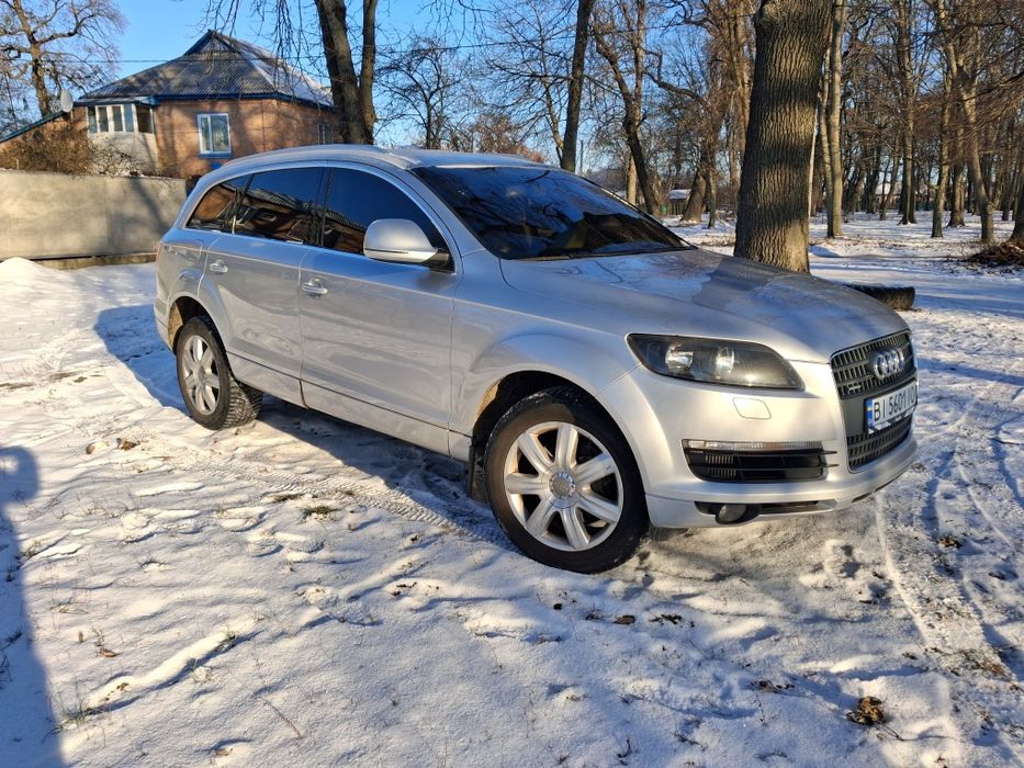 Продам Audi Q7 Quattro(без вкладень)